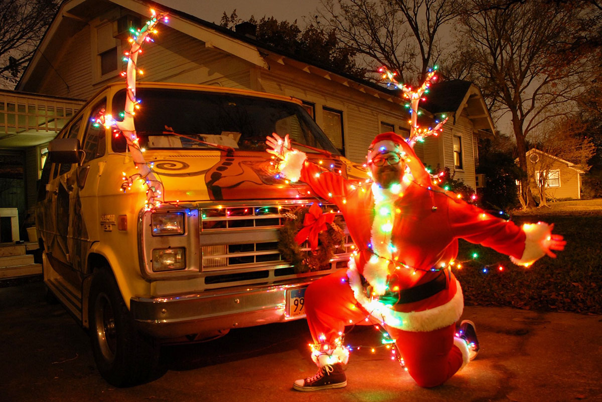 Bellaire Ohio Christmas Parade 2022 Deck the Halls, Y’all Parade TwoSteps through Westbury The Buzz